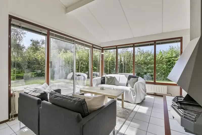 Recreatiewoning nabij Zee 3 Slaapkamers 334m2 Eigen Grond