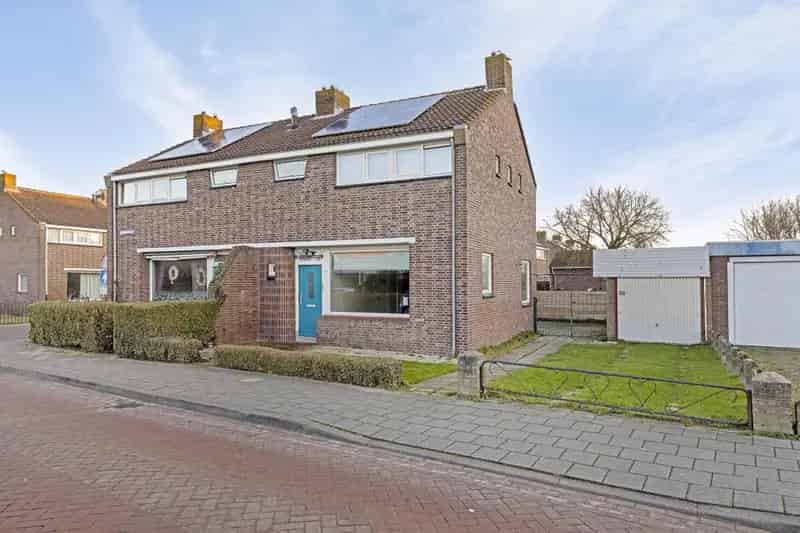 2-onder-1-kap woning 230m2 grond Garage 3 slaapkamers Zonnepanelen