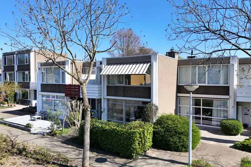 Huis te koop Zaandam Hoornseveld  4 slaapkamers  tuin  zonnepanelen