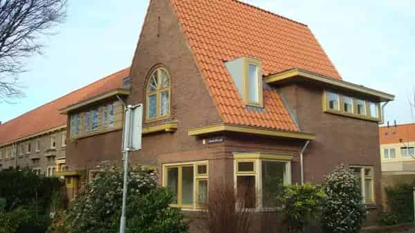 Huis Koninginnelaan Leiden: Ruime Hoekwoning nabij Centrum