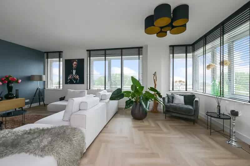 Penthouse Zaandam: Luxe appartement met panoramisch uitzicht en dakterras