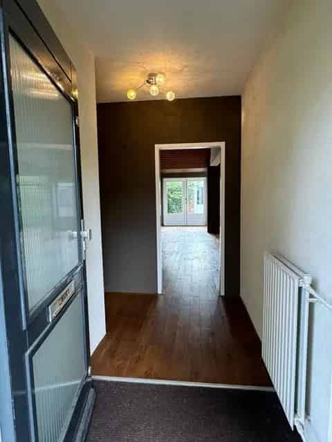 Te Huur Waalre: Ruime 8-kamer Tussenwoning 120m2