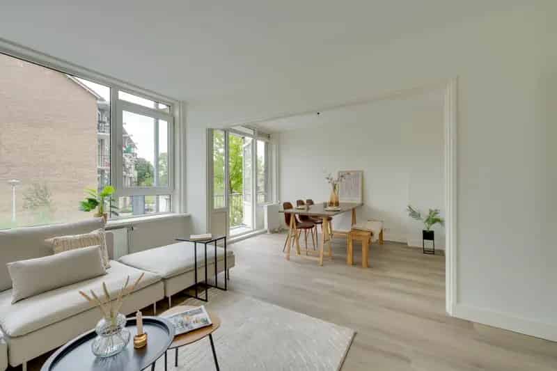 Appartement Diemen 67m2 gerenoveerd 2025 2 balkons