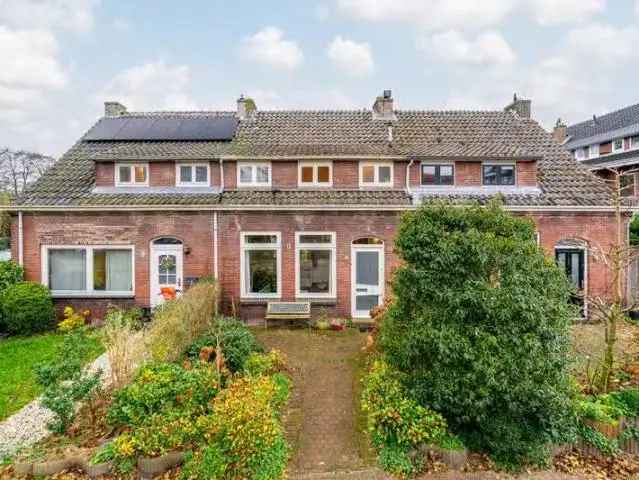 4-kamer Gezinswoning Duivendrecht: Ruime Tuin Kindvriendelijke Wijk