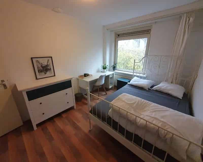 Kamer Amsterdam Noord 14m2 Gemeubileerd Inclusief GWE WiFi