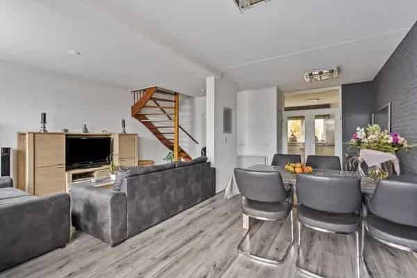 Hoekwoning 3 slaapkamers moderne badkamer tuin nabij Duitse grens