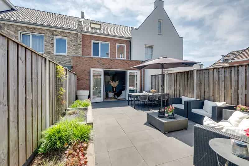 Huis Te Koop , 37, Raadhuisstraat, Rucphen, Noord-Brabant