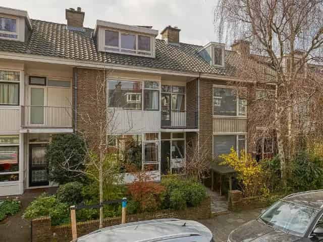Ruime Gezinswoning Bezuidenhout 5 Slaapkamers Gemeubileerd