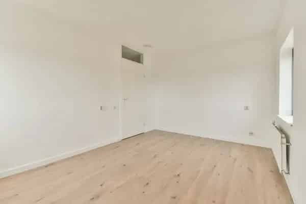 Modern Appartement Hoogvliet 3 Ruime Kamers