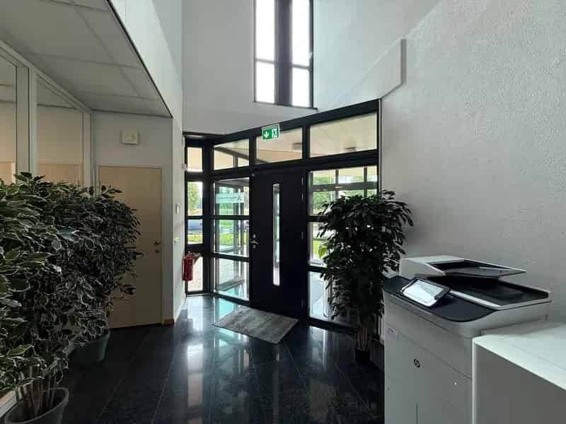 Kantoor Zoetermeer | Zoek kantoren te huur: Signaalrood 61 2718 SG Zoetermeer 