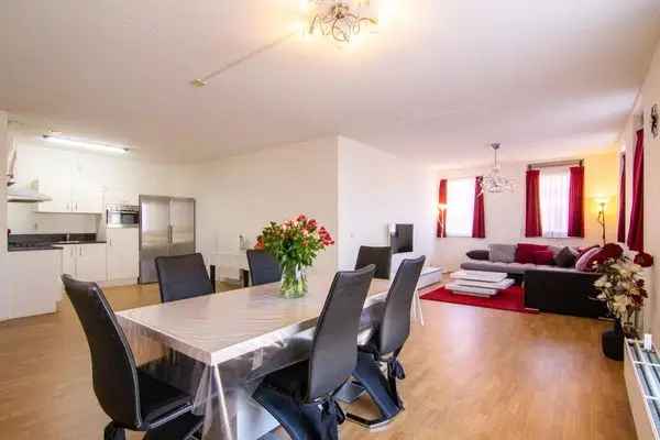 Appartement Te Huur in Almere, Flevoland