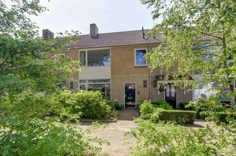 Huis te koop Oisterwijk: Instapklare 3-onder-1-kap woning