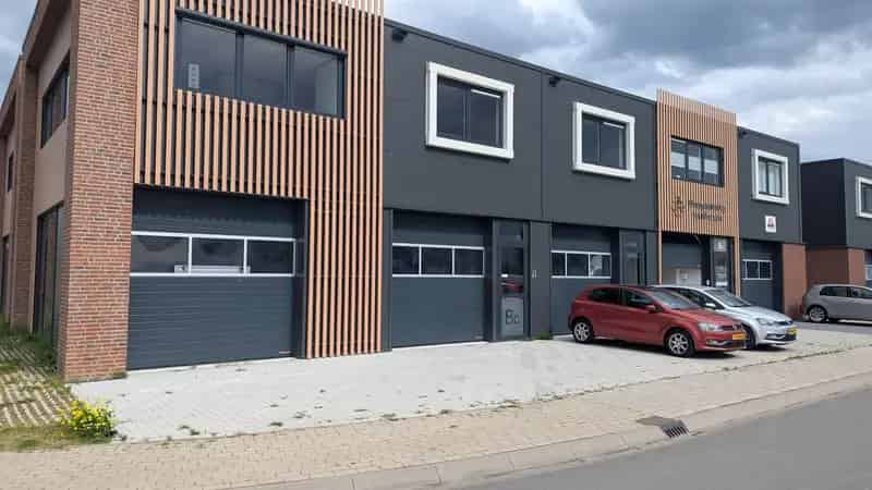 Bedrijfshal te Koop Wageningen - Luxe Pand met Kantoorruimte