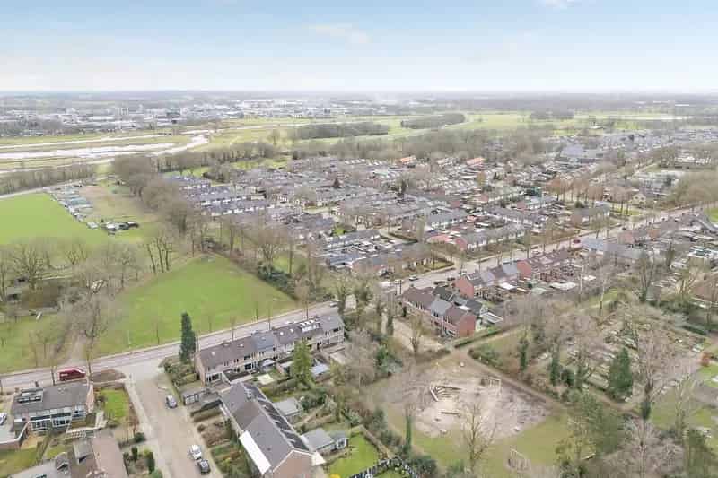 UITGEBOUWDE Hoekwoning Hardenberg - Garage - 4 slaapkamers