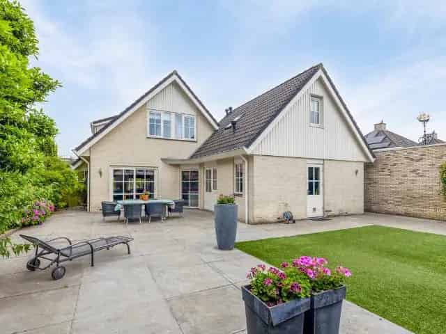 Villa te koop Veenendaal Ruime luxe woning 4 slaapkamers