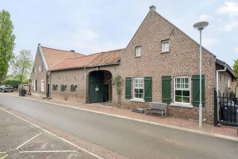 Woonboerderij Berkelaar: Instapklaar met Aanleunwoning en Mancave