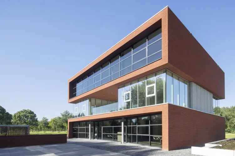 Kantoorruimte Dronten: Moderne Villa's nabij uitvalswegen
