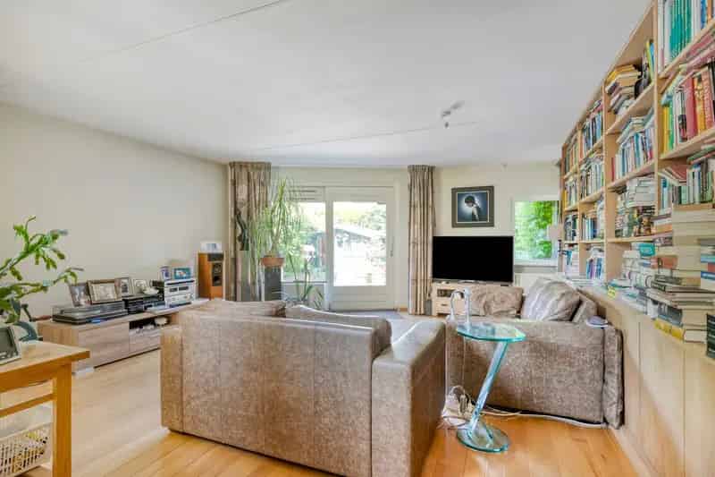 Huis te koop Almere Regenboogbuurt: Ruime villa met 4 slaapkamers en dakterras