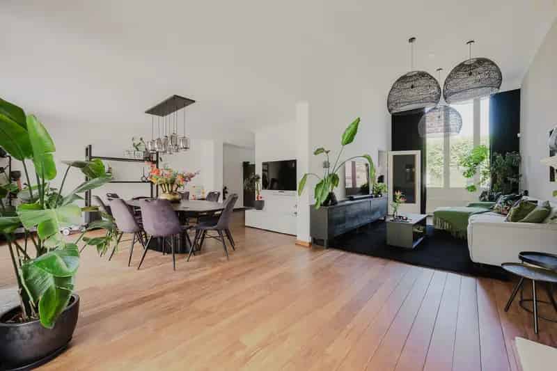 Luxe geschakelde woning Maaswijk 4 slaapkamers grote tuin