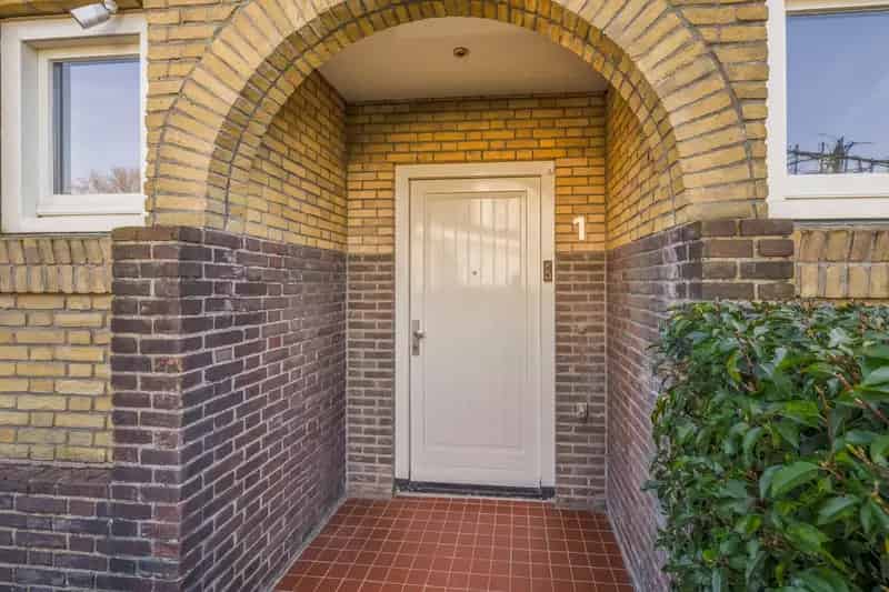 Huis te koop Rotterdam Hillegersberg: Gerenoveerde Schoolwoning met 3 parkeerplekken