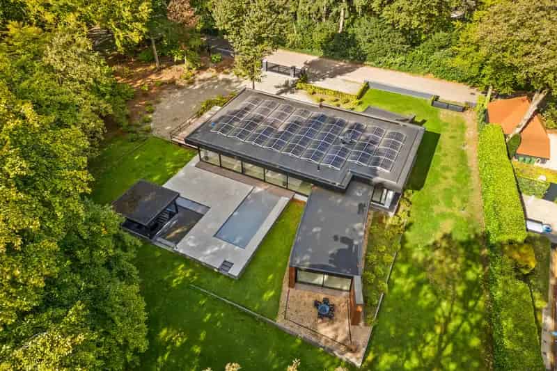 Luxe Bungalow Nijmegen Kwakkenberg 4 slaapkamers Zwembad 86 Zonnepanelen