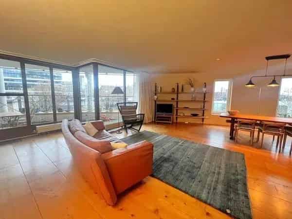 Amazing 2 Slaapkamer Appartement Nabij Amstelstation