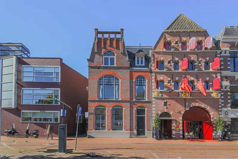 Herenhuis Haarlem Spaarne 214m2 Te Renoveren