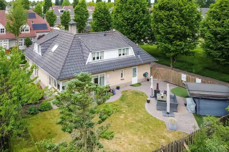 Ruime gezinswoning met garage en privacy tuin