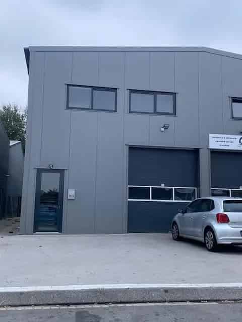 Bedrijfshal Amsterdam te Huur 140m² + 35m² Kantoor