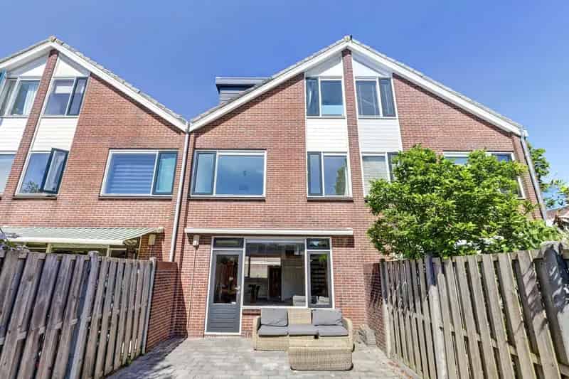 5 Slaapkamers Huis te koop Monnickendam Ruime Tuin Kantoor