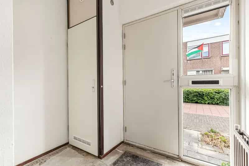 Almere Haven: Ruime Eengezinswoning 3 slaapkamers Grote Tuin