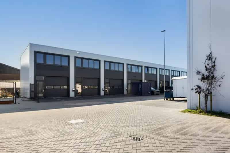 Bedrijfshal Alphen aan den Rijn te koop 114m²