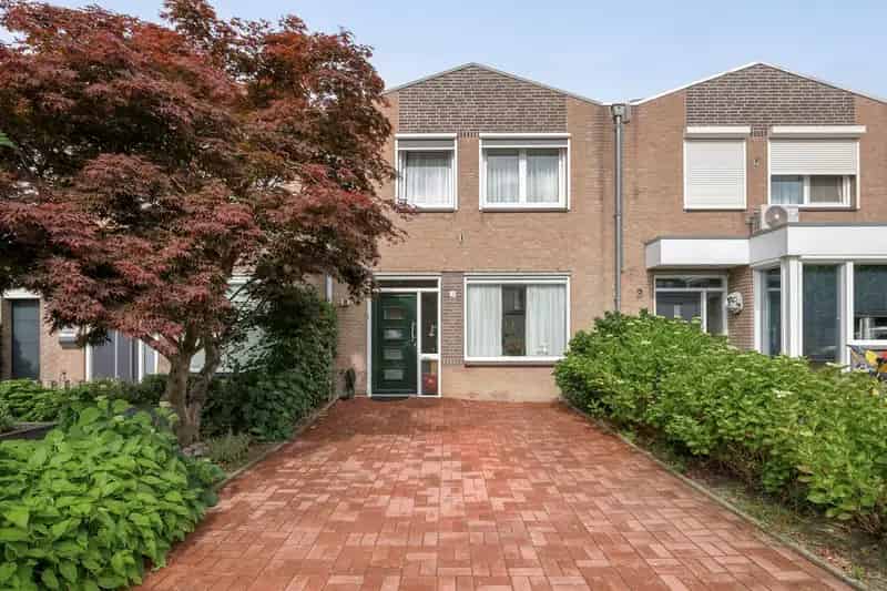 Gezinswoning Tilburg 3 slaapkamers moderne keuken tuin