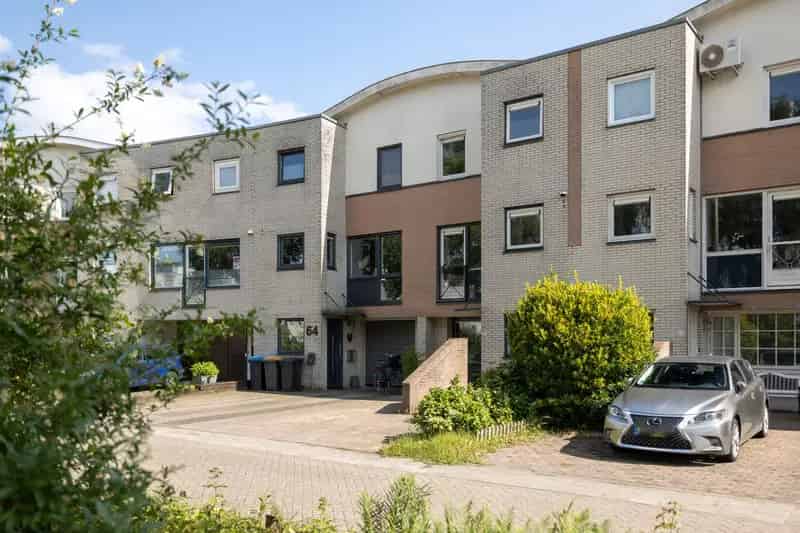 Ruime Tussenwoning Deventer Kindvriendelijke Wijk
