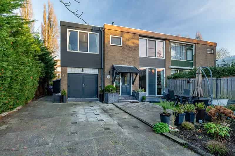 Moderne Tweekapper Rotterdam  3 slaapkamers  Luxe keuken  Tuin