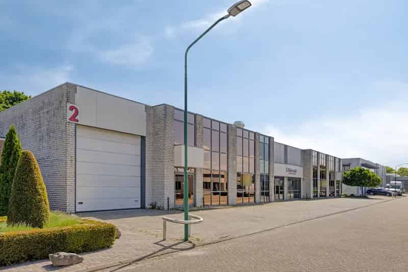 Bedrijfshal te koop Eersel 1822m² Kantoorruimte Werkplaats Parkeerplaatsen