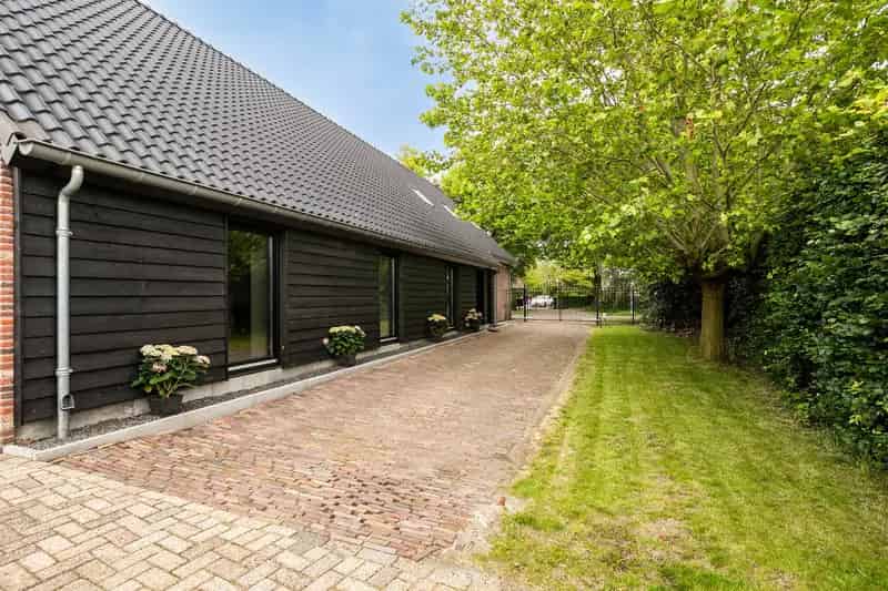 Luxe Woonboerderij met Paardenfaciliteiten nabij Breda en Tilburg