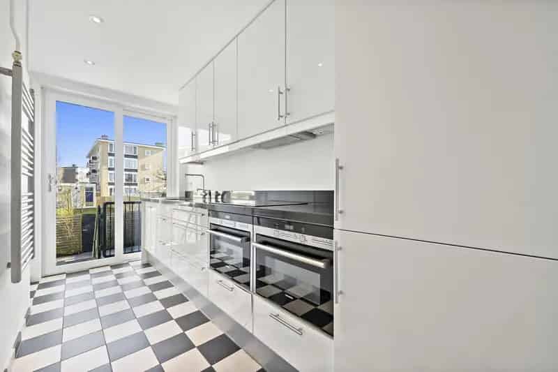 3 Kamer Appartement Voorburg Riante Tuin Berging 24m2