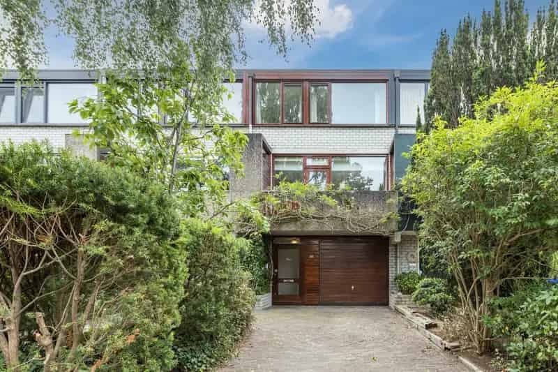 Huis te koop Bussum: Ruime woning nabij Bussumerheide