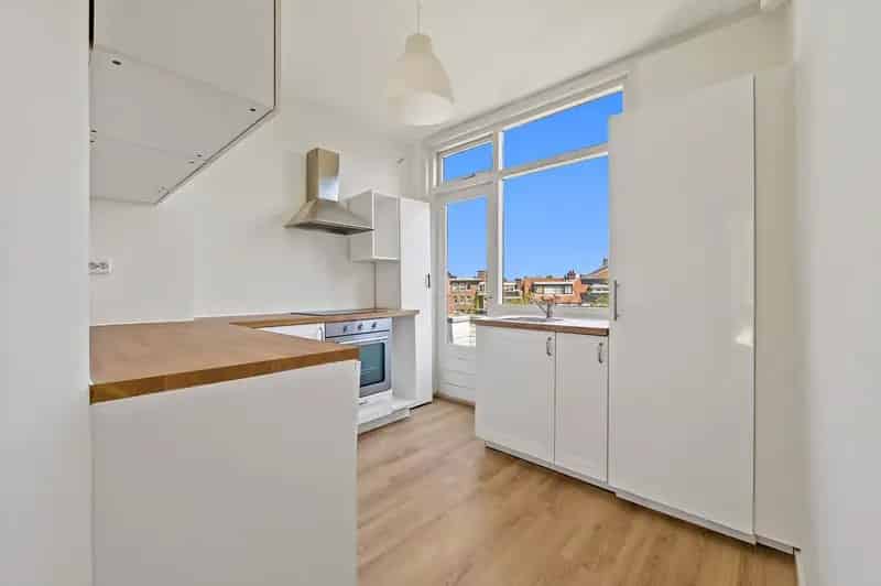 Appartement te koop Den Haag 87m2 gerenoveerd 2 balkons