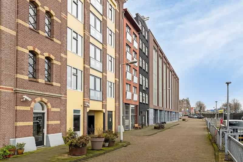 Appartement te koop Amsterdam Nieuwevaart: startersappartement met tuin