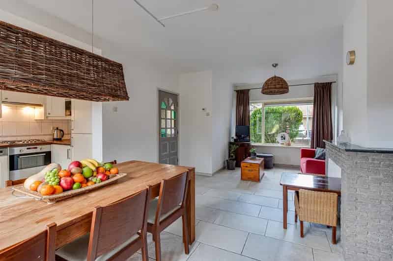 Huis te koop Hilversum Noord: Ruim gezinshuis met diepe tuin