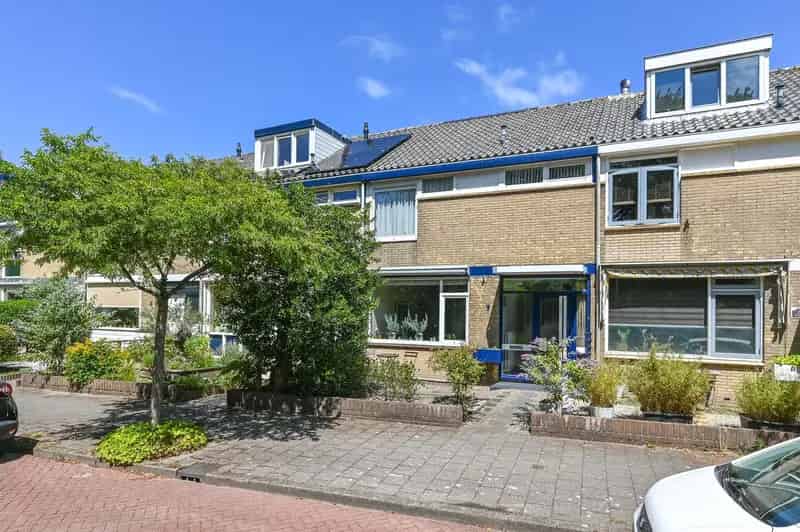 Huis te koop IJmuiden: Ruime gezinswoning in Zeewijk