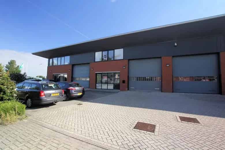 Bedrijfsruimte te huur Ridderkerk 195m2 Kantoor 71m2