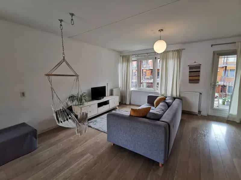 Ruim 3 Kamer Appartement Amsterdam Parkeerplaats