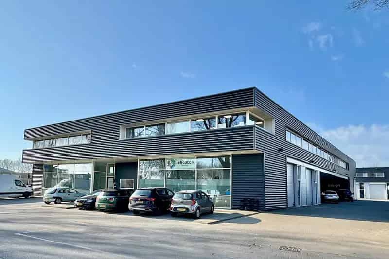 Bedrijfshal te Huur Delft 273m2 Showroom Kantoor