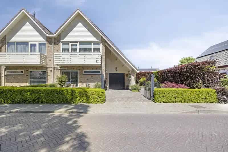Royale 2-onder-1-kapwoning Heteren 168m2 4 slaapkamers