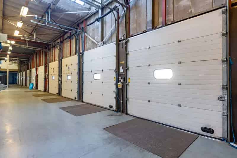 Bedrijfshal te Huur Neer 10865m2 Logistiek Kantoorruimte Maas