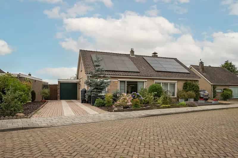 Semibungalow Ootmarsum: Levensloopbestendig, Tuin, Garage