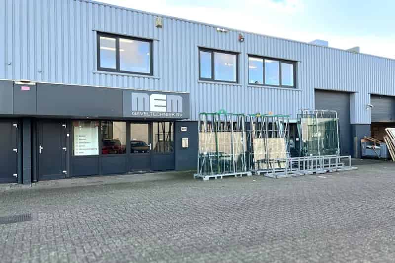 Bedrijfshal te huur Weesp 470m²